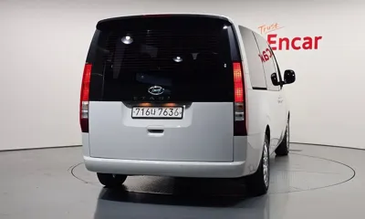 Hyundai Staria 2023, 95609 км, за 15534.12 USD