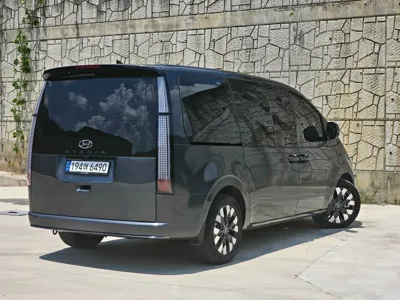 Hyundai Staria 2023, 57605 км, за 20217.93 USD