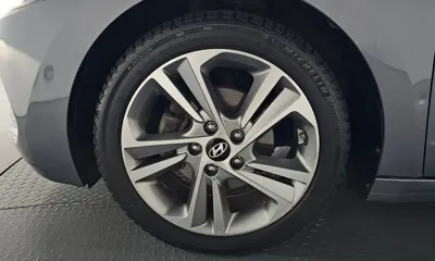 Hyundai Avante 2017, 109891 км, за 8205.33 USD