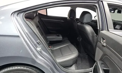 Hyundai Avante 2017, 109891 км, за 8205.33 USD - фото 11