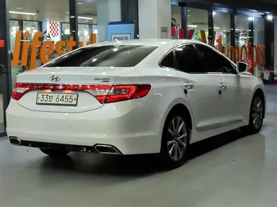 Hyundai Grandeur 2015, 179316 км, за 3635.65 USD