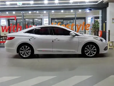 Hyundai Grandeur 2015, 179316 км, за 3635.65 USD - фото 20