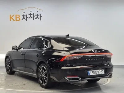 Hyundai Grandeur 2022, 77754 км, за 16195.15 USD