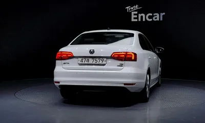 Volkswagen Jetta 2015, 173929 км, за 3239.03 USD