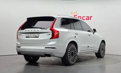 Volvo XC90 2017, 81484 км, за 21387.24 USD