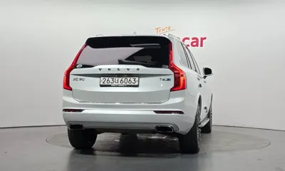 Volvo XC90 2017, 81484 км, за 21387.24 USD