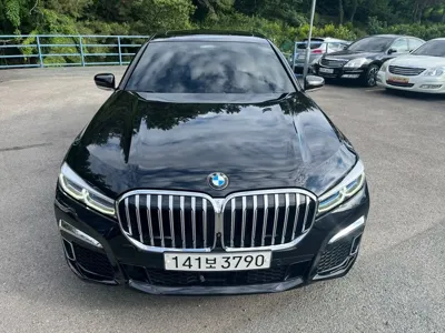 BMW 7-Series · 2020 год