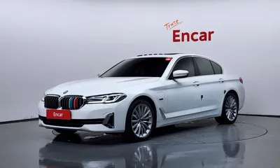 BMW 5-Series · 2023 год