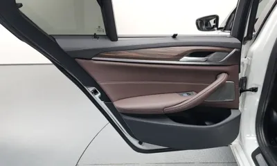 BMW 5-Series 2023, 38121 км, за 27241.7 USD - фото 25