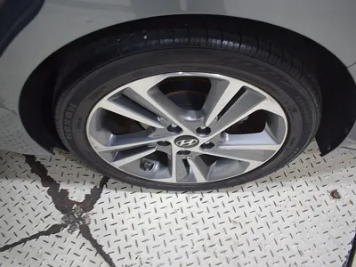Hyundai Avante 2017, 106592 км, за 5776.55 USD - фото 9