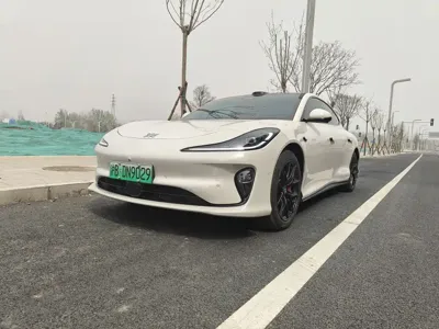 IM IM L6 · 2025 год