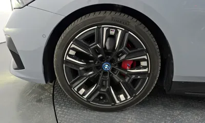 BMW i5