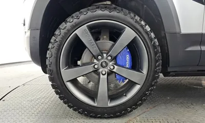 Land Rover Defender 2022, 77205 км, за 37405.71 USD