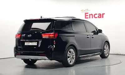 Kia Canival 2017, 117700 км, за 8328.93 USD