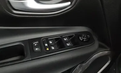Jeep Renegade 2020, 119010 км, за 8024.34 USD - фото 31