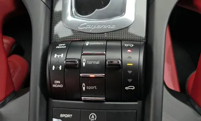 Porsche Cayenne 2014, 69970 км, за 24380.57 USD - фото 16