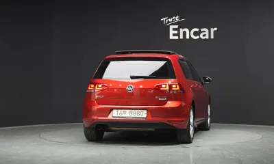 Volkswagen Golf 2015, 117995 км, за 5814.34 USD
