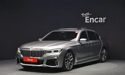 BMW 7-Series · 2021 год
