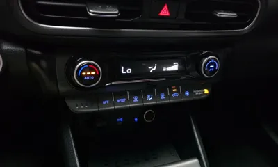 Hyundai Kona 2021, 61355 км, за 14113.17 USD - фото 17