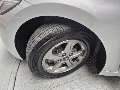 Hyundai Avante 2017, 120538 км, за 4355.46 USD
