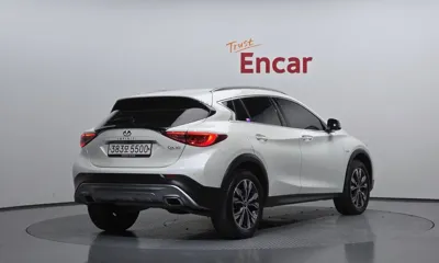 Infiniti QX30 2019, 37724 км, за 10444.03 USD