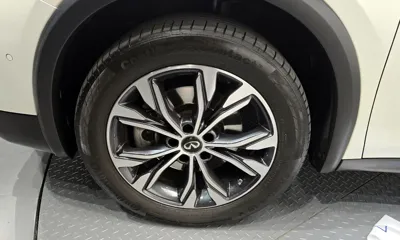 Infiniti QX30 2019, 37724 км, за 10444.03 USD