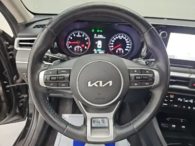 Kia K5 2022, 103504 км, за 10708.63 USD - фото 9