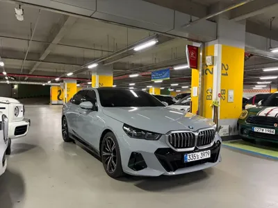 BMW 5-Series 2025, 9480 км, за 62665.3 USD