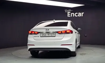 Hyundai Avante 2018, 159642 км, за 5185.77 USD