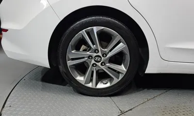 Hyundai Avante 2018, 159642 км, за 5185.77 USD