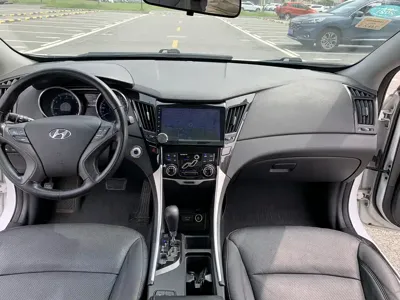 Hyundai Sonata 2013, 90000 км, за 1942.28 USD
