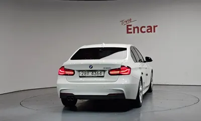 BMW 3-Series 2018, 87179 км, за 13712.75 USD