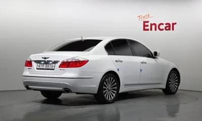 Hyundai Genesis 2010, 142571 км, за 2576.81 USD