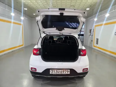 Hyundai Venue 2020, 91211 км, за 9055.38 USD - фото 17