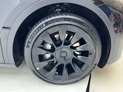 Tesla Model Y 2023, 53000 км, за 26927.08 USD - фото 7