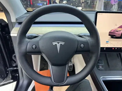 Tesla Model Y 2023, 53000 км, за 26927.08 USD - фото 22