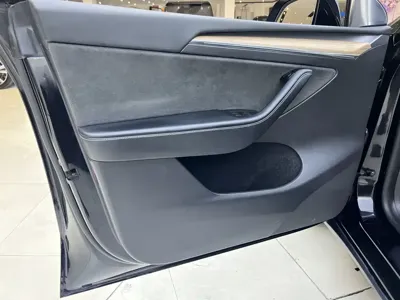 Tesla Model Y 2023, 53000 км, за 26927.08 USD - фото 23