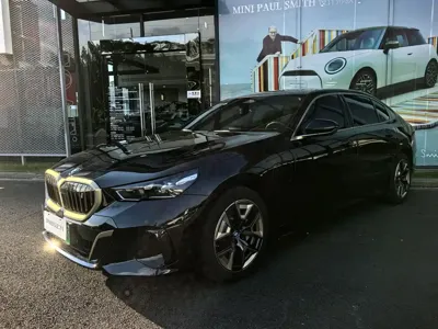 BMW i5 · 2025 год