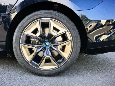 BMW i5 2025, 34000 км, за 35284.78 USD - фото 7