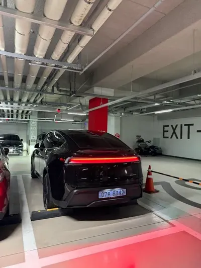 Tesla Model Y 2025, 13342 км, за 39979.18 USD