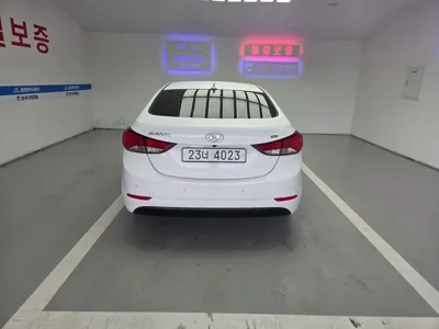 Hyundai Avante 2014, 125474 км, за 3741.63 USD