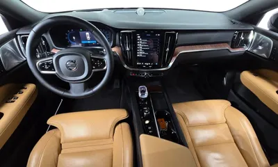 Volvo V60 2023, 42757 км, за 28277.96 USD - фото 7