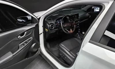 Hyundai Kona 2018, 81178 км, за 10043.32 USD - фото 11
