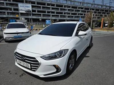 Hyundai Avante 2016, 143379 км, за 4940.52 USD