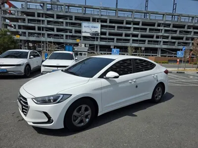 Hyundai Avante 2016, 143379 км, за 4940.52 USD