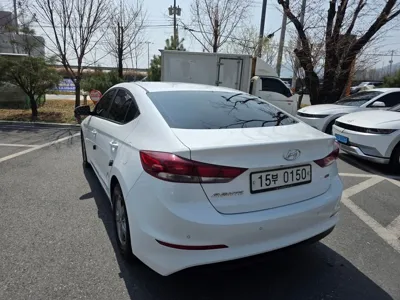 Hyundai Avante 2016, 143379 км, за 4940.52 USD