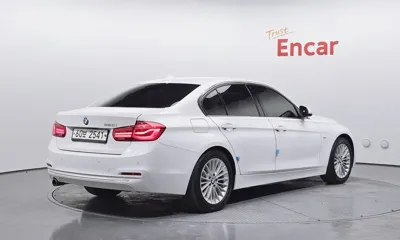 BMW 3-Series 2018, 91888 км, за 11766.27 USD