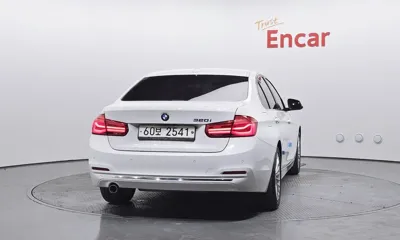 BMW 3-Series 2018, 91888 км, за 11766.27 USD