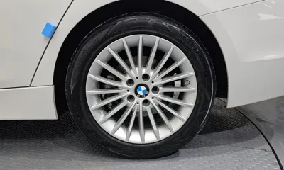 BMW 3-Series 2018, 91888 км, за 11766.27 USD