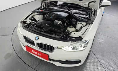 BMW 3-Series 2018, 91888 км, за 11766.27 USD - фото 6